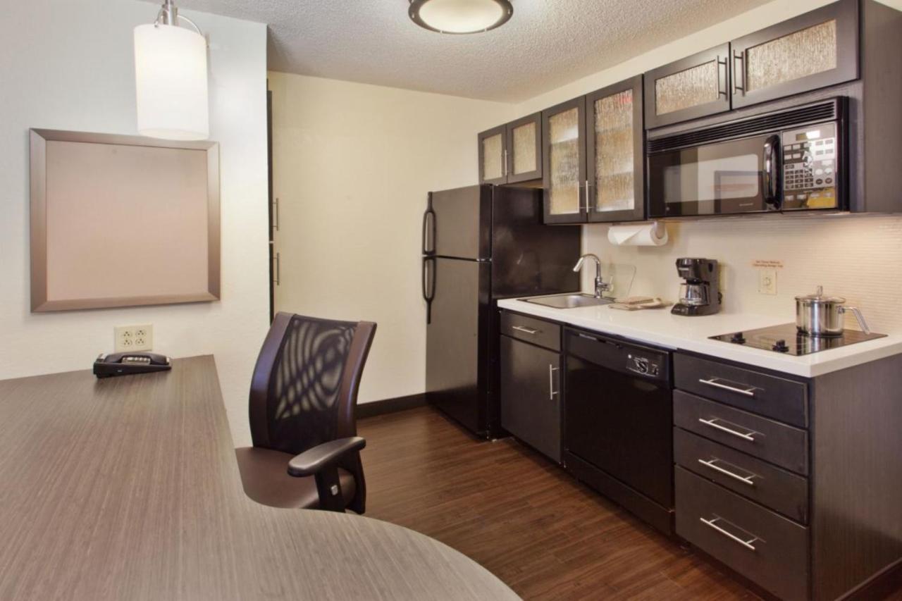 Candlewood Suites Pueblo By Ihg Bagian luar foto