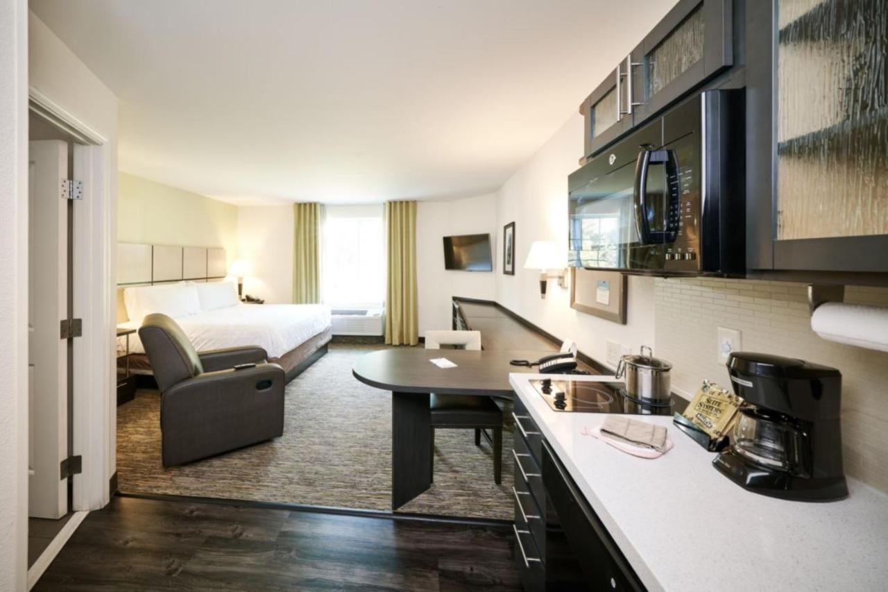 Candlewood Suites Pueblo By Ihg Bagian luar foto
