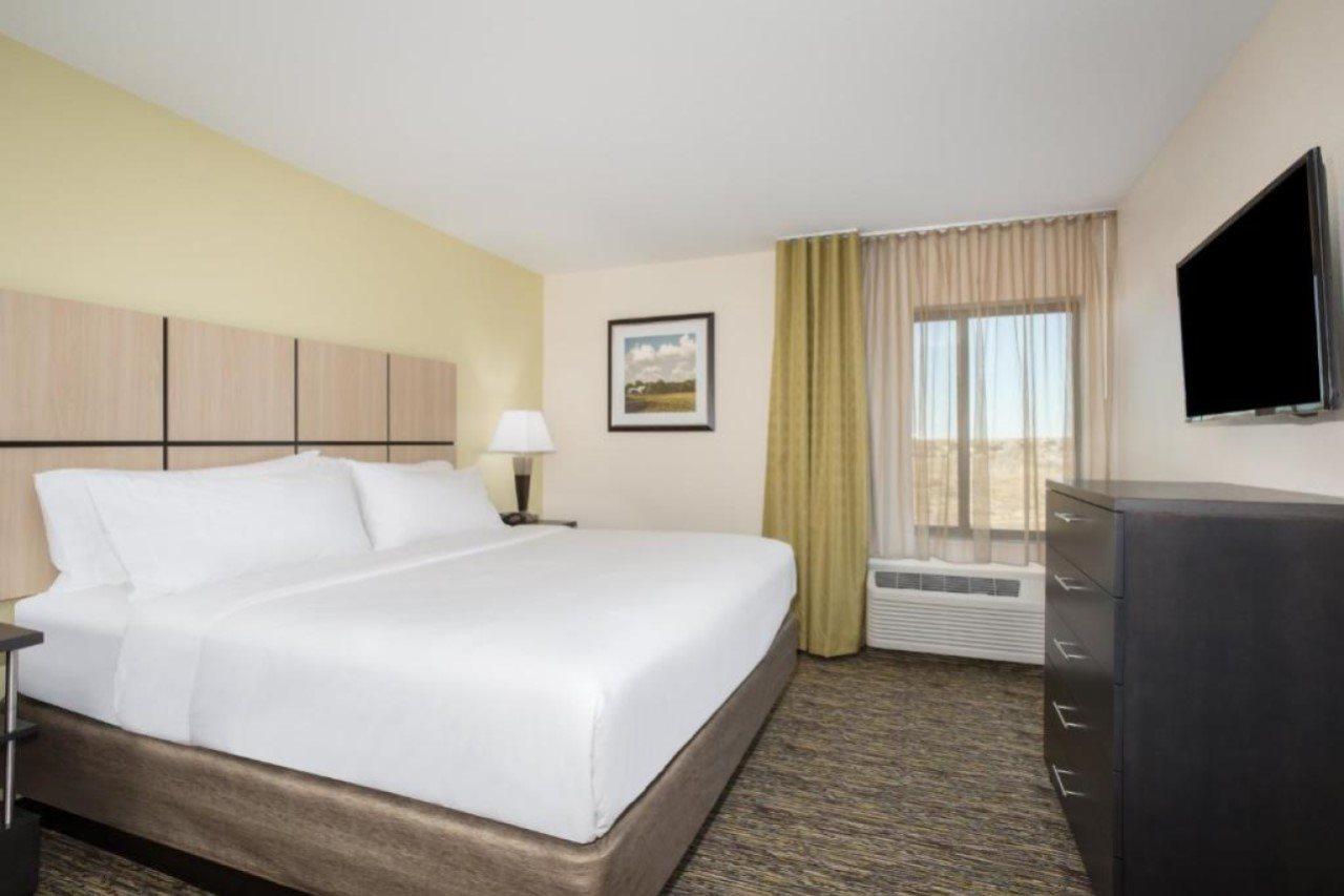 Candlewood Suites Pueblo By Ihg Bagian luar foto