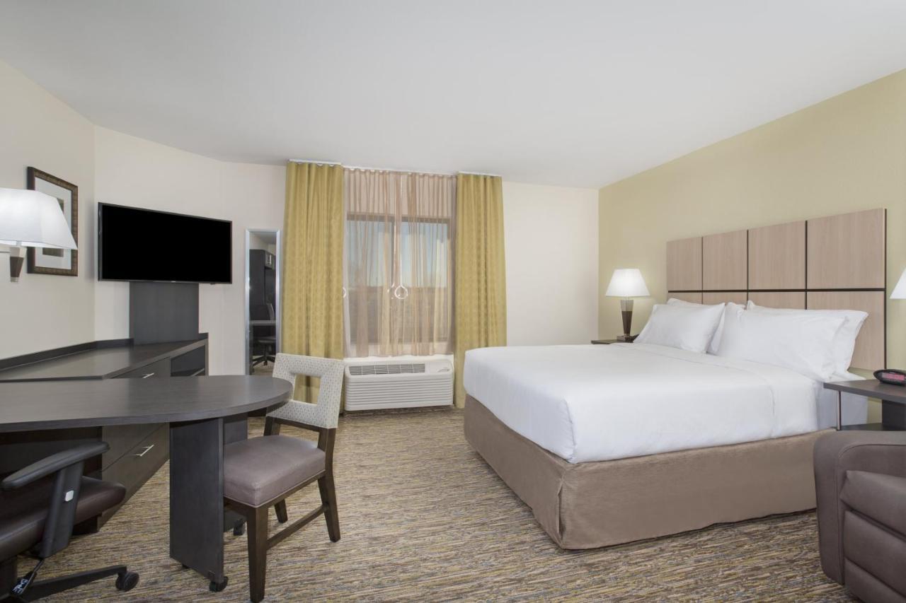 Candlewood Suites Pueblo By Ihg Bagian luar foto