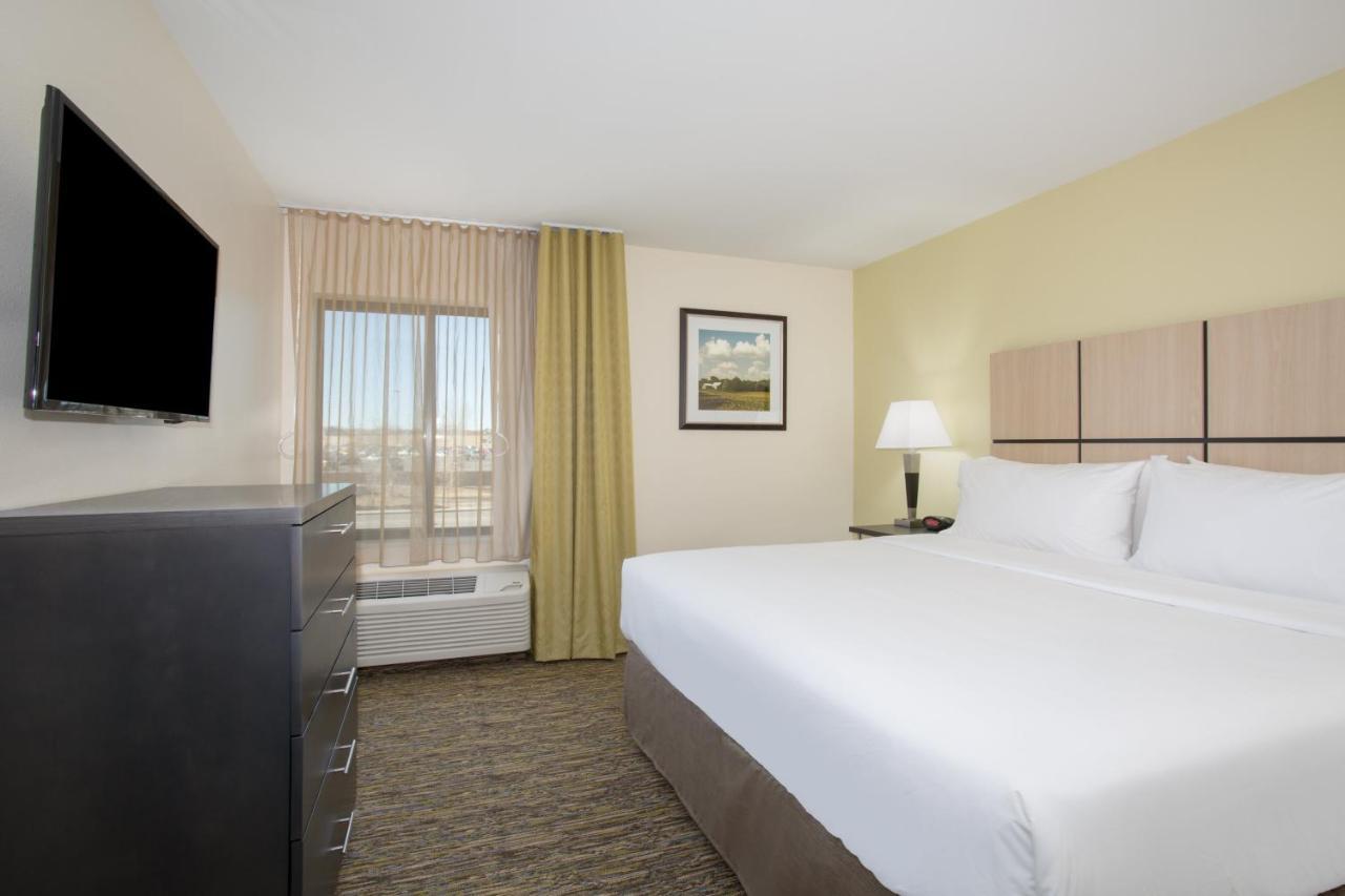 Candlewood Suites Pueblo By Ihg Bagian luar foto