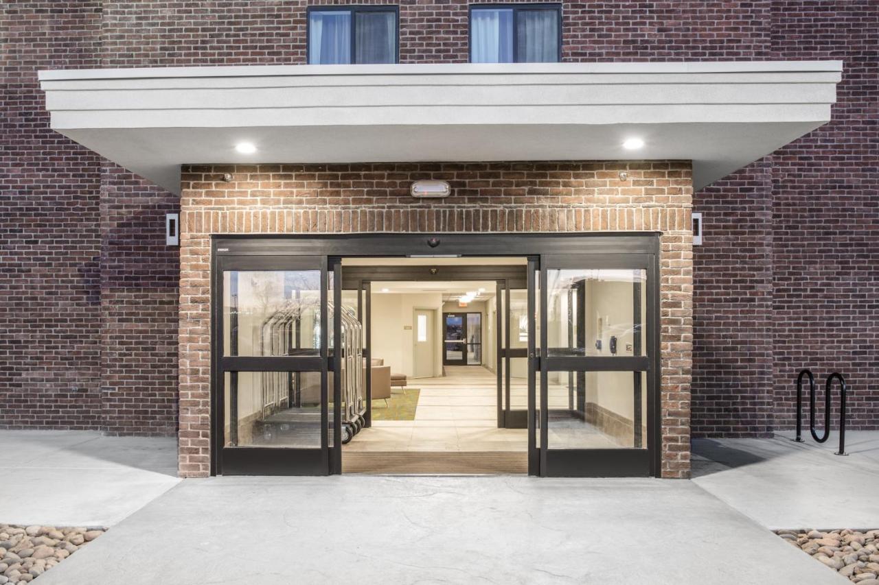 Candlewood Suites Pueblo By Ihg Bagian luar foto