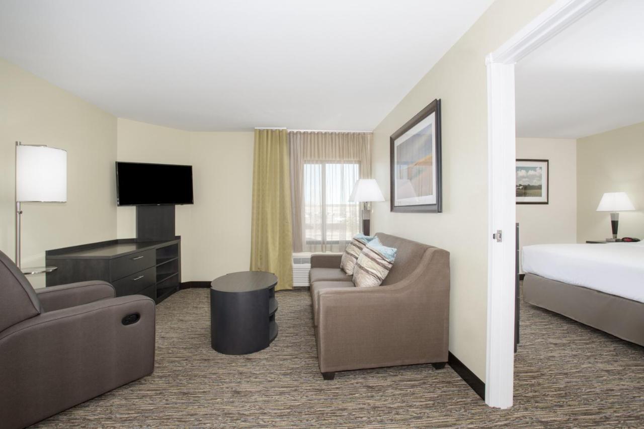Candlewood Suites Pueblo By Ihg Bagian luar foto